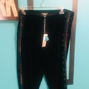 💰💰”Johnny Was” SALE ‼️NWT Boho Velvet Leggings